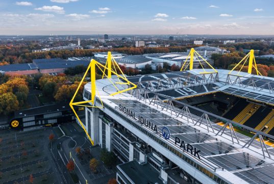 De bovenkant van het Borussia Dortmund stadion